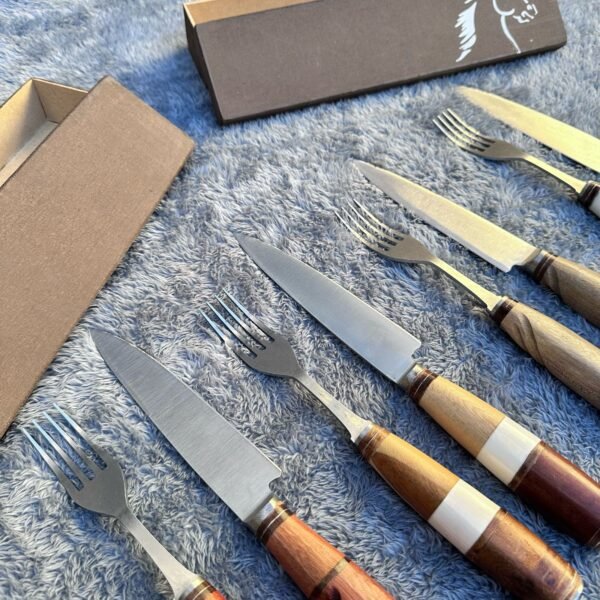 Cuchillo y Tenedor en Caja - Hoja 14 cm - Imagen 2