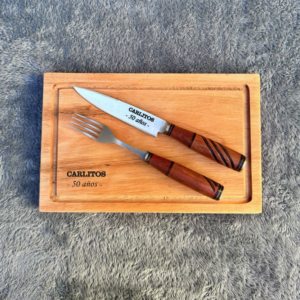 Tabla Eucalipto 30×19 + Juego Cuchillo y Tenedor de Acero Inox – Hoja 14 cm